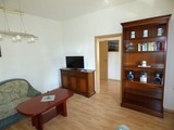 Ferienwohnung in Sellin - Sonnige Ferienwohnung -100qm - im 1. Obergeschoss der Villa Walhall in einem park&auml;hnlichen Garten - Bild 4