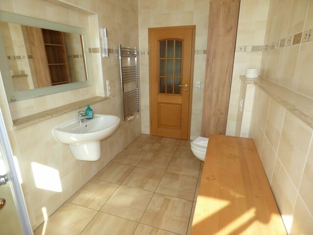 Ferienwohnung in Sellin - Gro&szlig;e Ferienwohnung Wa2 -100qm - im Erdgeschoss der Villa Walhall in einem park&auml;hnlichen Garten - Bild 10