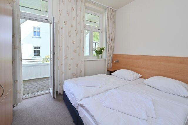 Ferienwohnung in Sellin - Ferienwohnung 6 mit Sauna WLAN 6 Pers. Sellin auf R&uuml;gen Villa Celia 200 m vom Strand entfernt - Bild 5