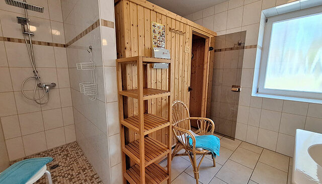 Ferienhaus in Heringsdorf - Insellicht**** BRINKMANNHAUS 4-Sterne - gro&szlig; fast am Strand Sauna Terrasse Grill - Bild 13