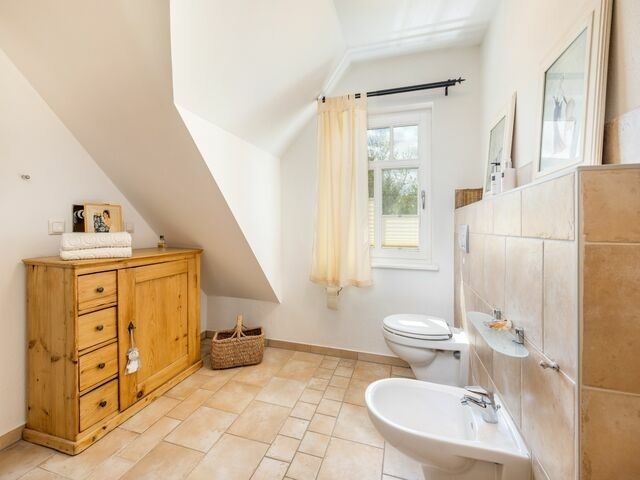 Ferienwohnung in Garz - Ferienwohnung - R&uuml;genbrise mit Seeblick mit 3 B&auml;dern, Steg und Paddelboot - alle inklusive - Bild 18