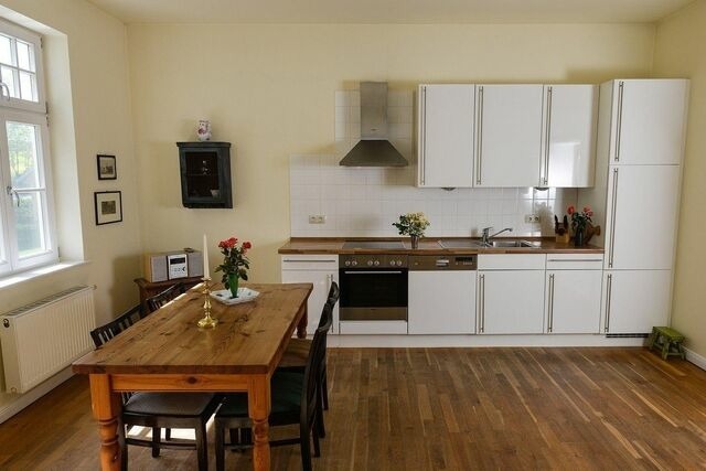 Ferienwohnung in Neuenkirchen (R&uuml;gen) - Gutshaus Grubnow Ferienwohnung 2 am Wasser Sauna und WLAN incl. - Bild 3